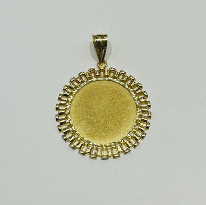 10K GOLD MEMORY PENDANT, WEIGHT: 11.4gm
