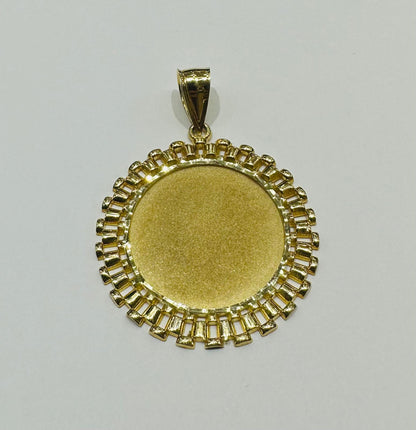 10K GOLD MEMORY PENDANT, WEIGHT: 11.4gm