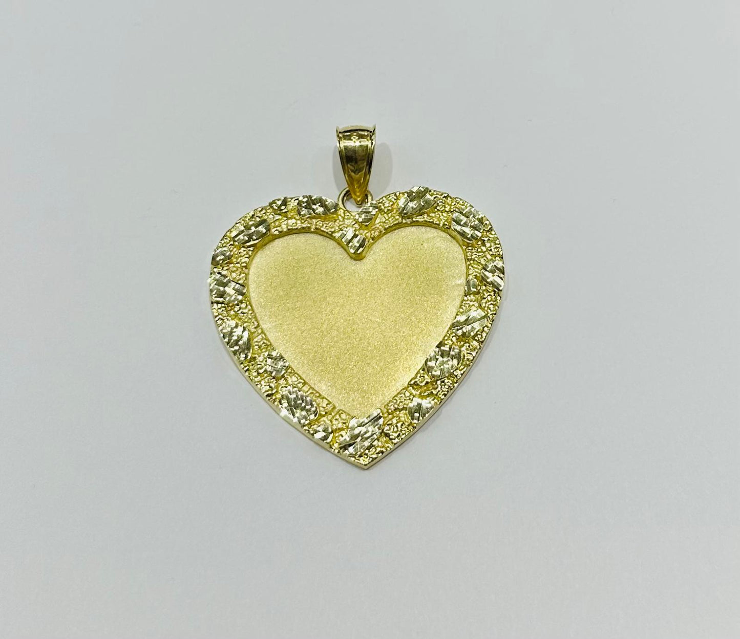 10K GOLD HEART NUGGET MEMORY PENDANT, WEIGHT: 14.1gm