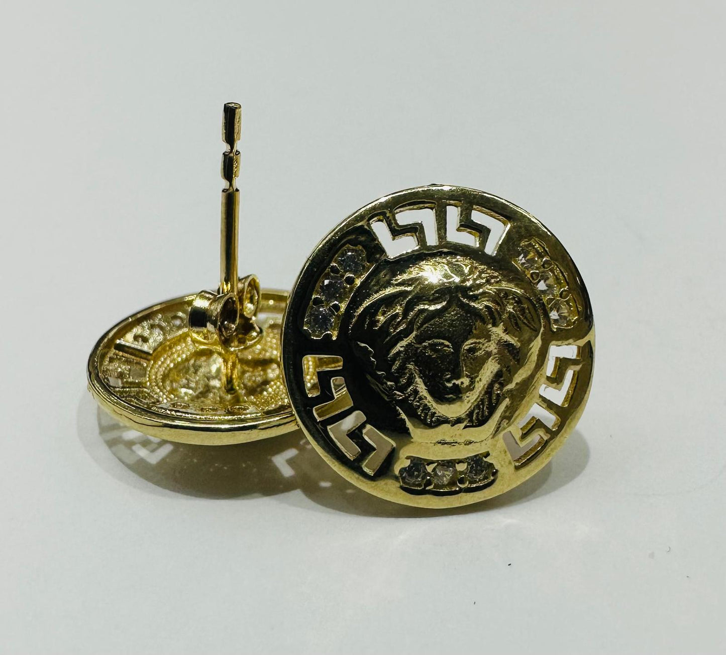 10K GOLD ROUND MEDUSA EARRINGS, WEIGHT: 2.2gm