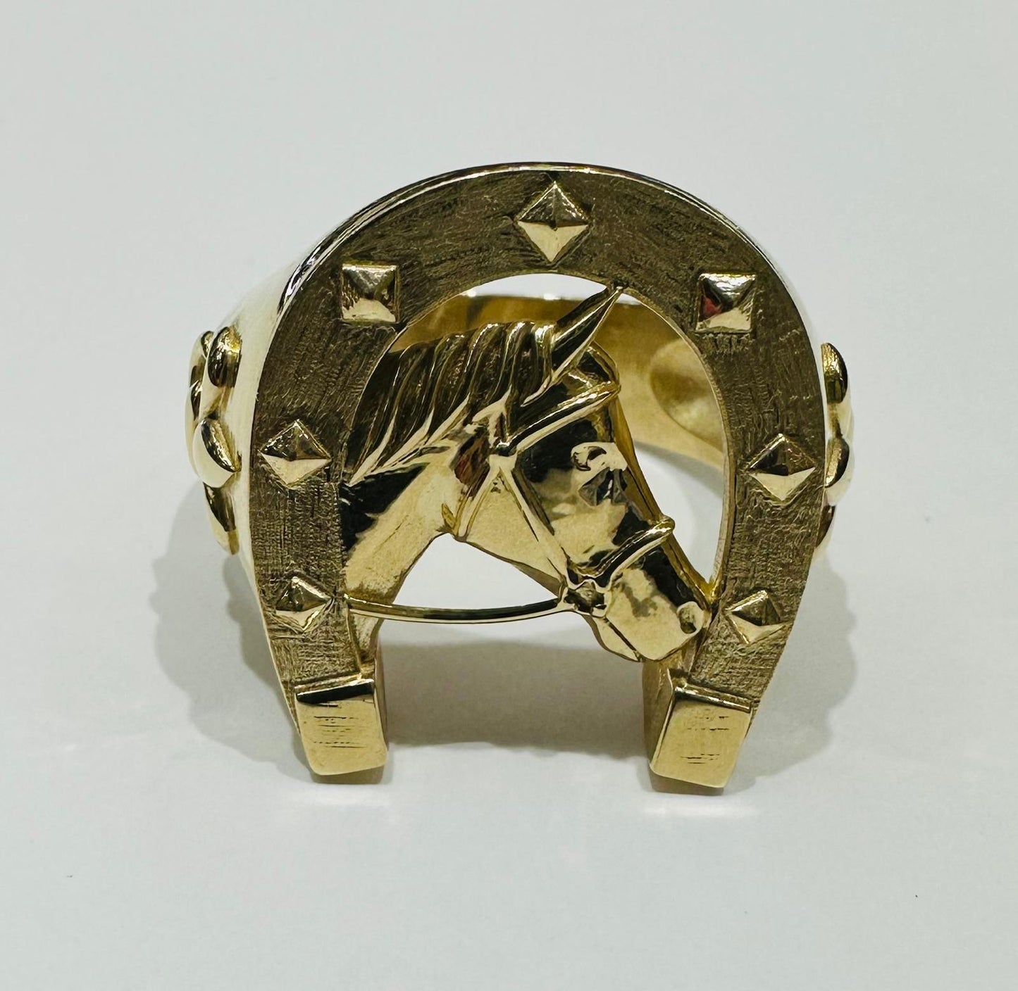 14K SOLID GOLD HORSESHOE RING, WEIGHT: 21.1gm
