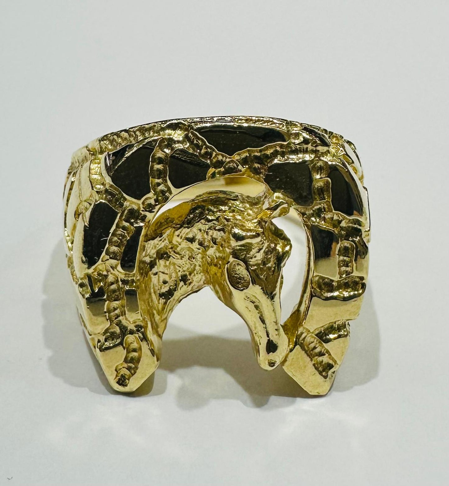14K GOLD HORSESHOE NUGGET RING, WEIGHT: 10.4gm