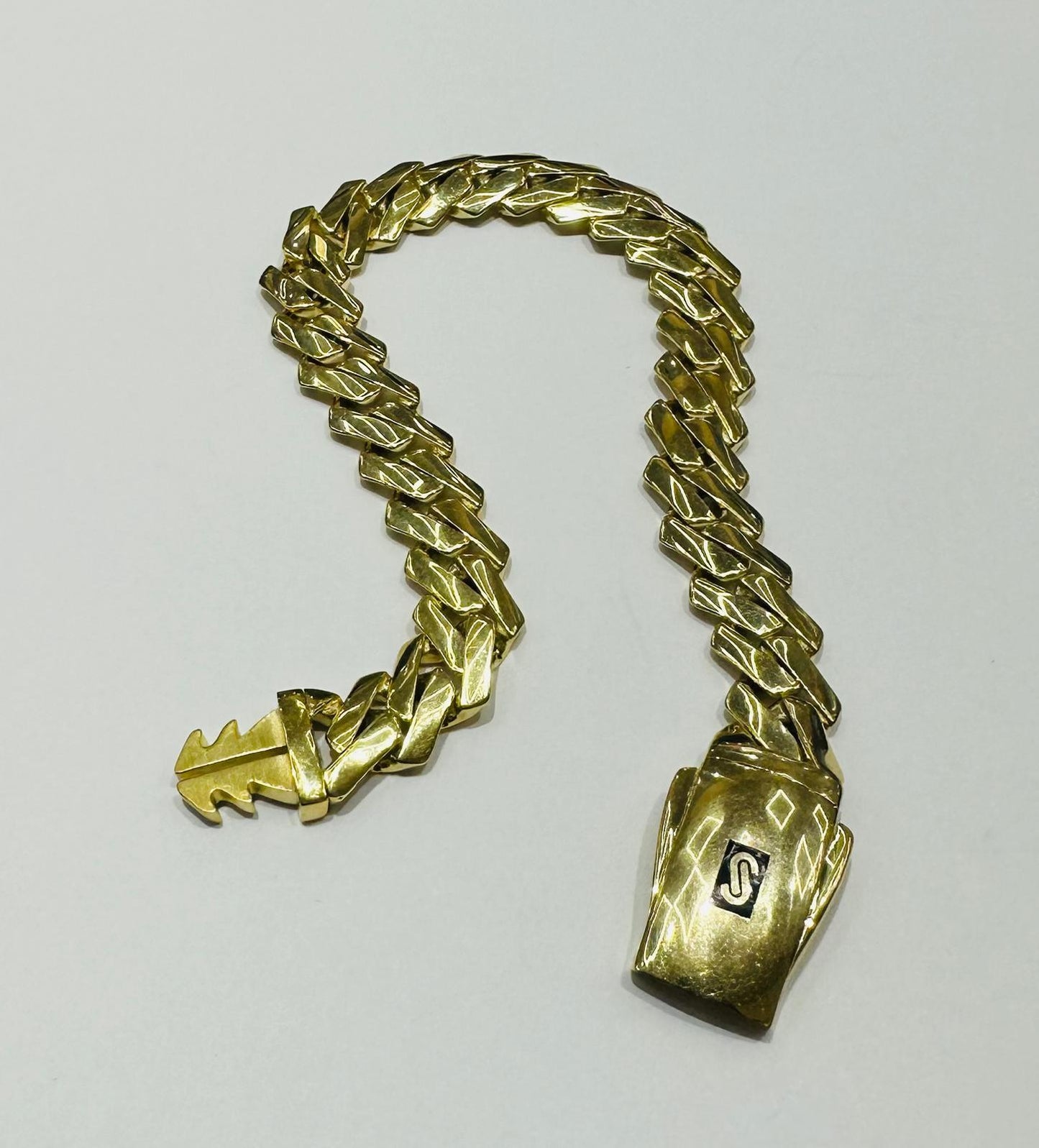 10K GOLD HOLLOW MONACO BRACELET WITH ID, 9" WEIGHT 14.3 gm