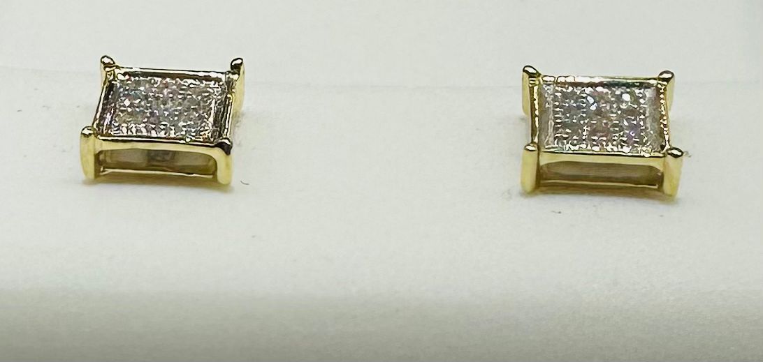 10K GOLD NATURAL DIAMOND EARRINGS