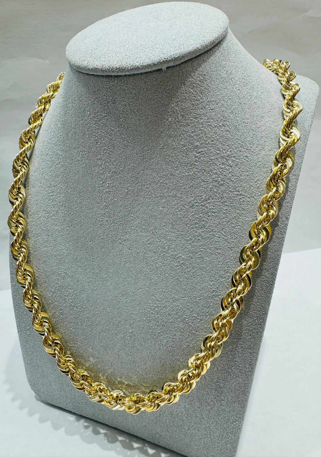 10K GOLD HOLLOW ROPE CHAIN 28", WEIGHT 22.1 gm, WIDTH 6.75 mm