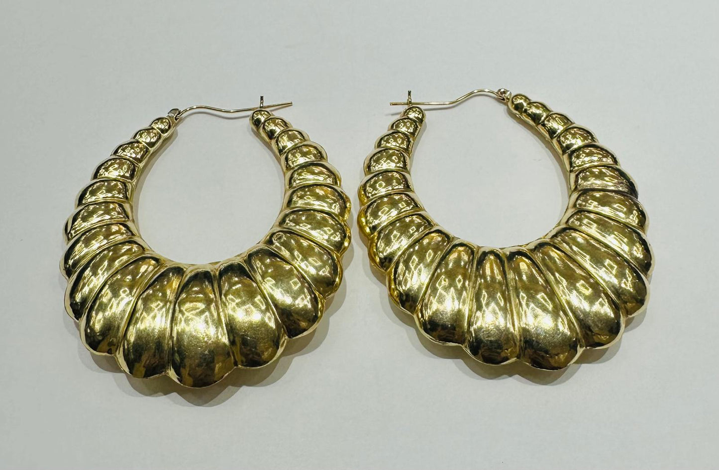 10K GOLD SHRIMP HOOP EARRINGS, WEIGHT: 13.7gm