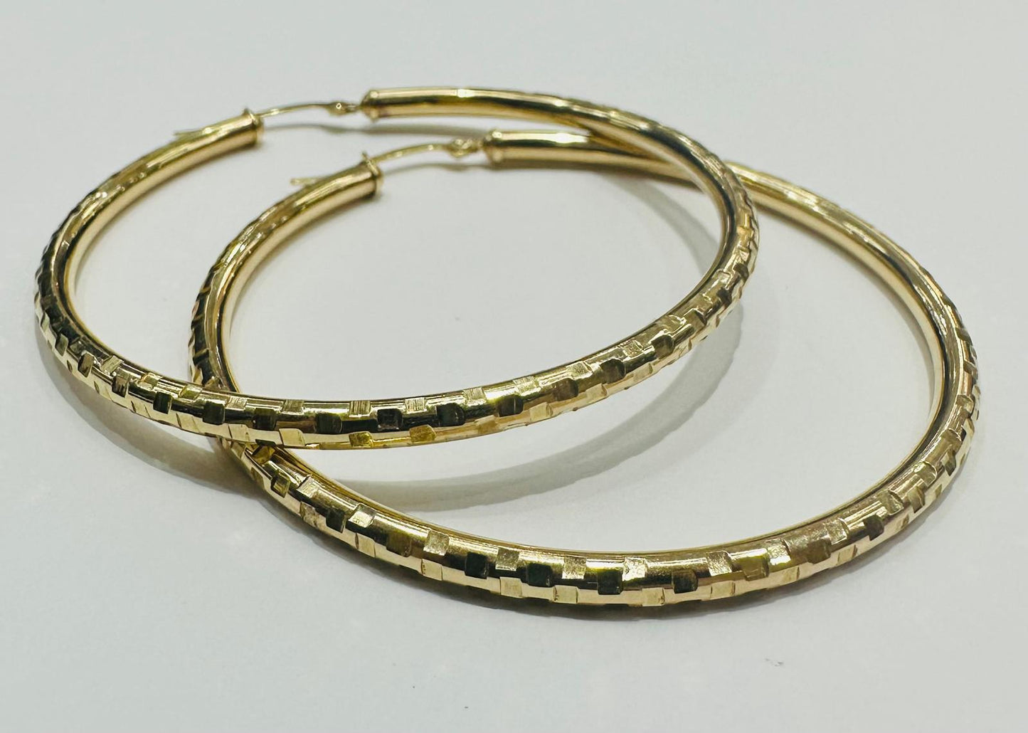 10K GOLD ROUND HOOP EARRINGS, WEIGHT: 6.3gm