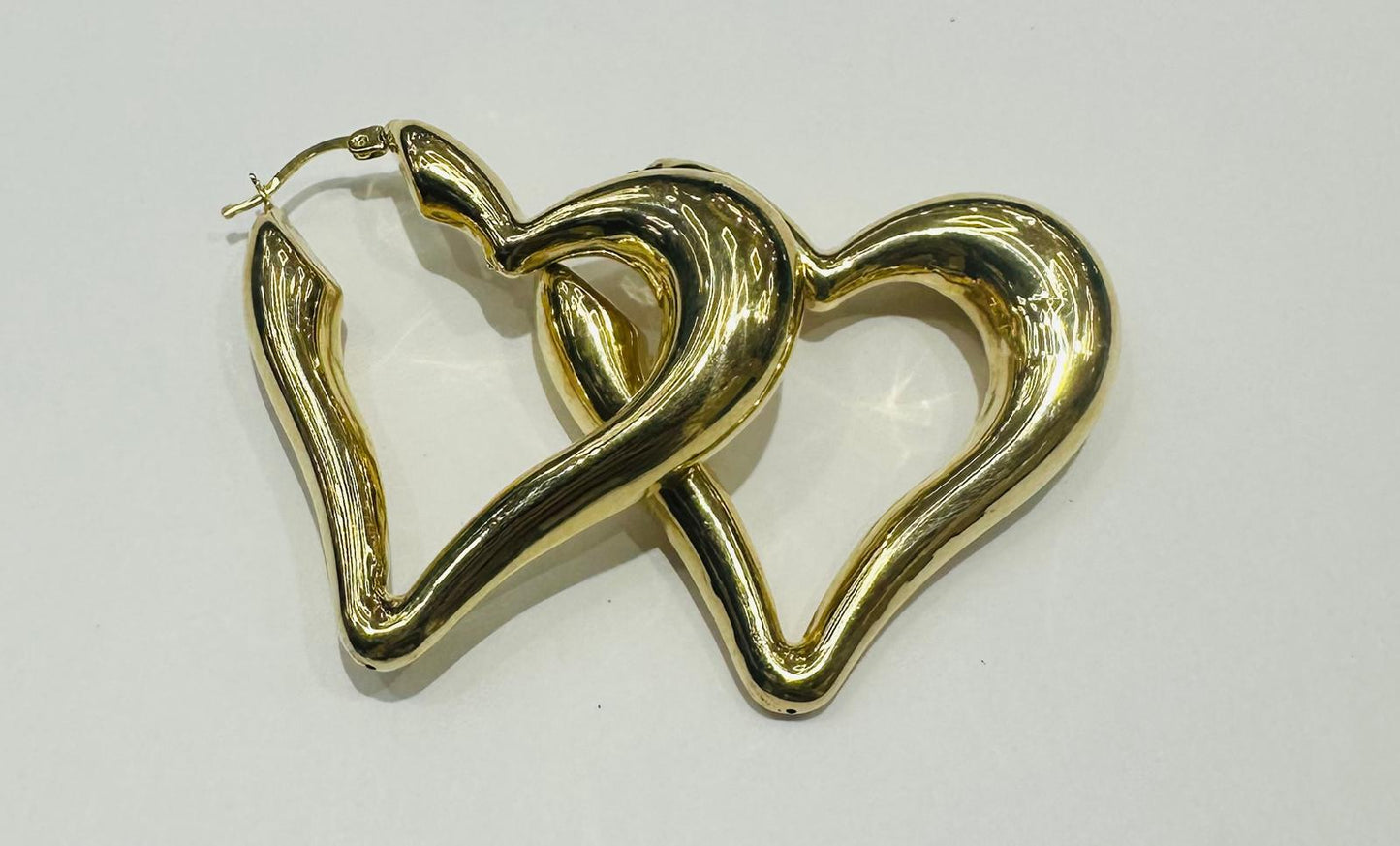 10K GOLD HEART SHAPED HOOP EARRINGS, WEIGHT: 8.3gm
