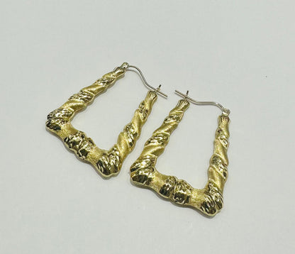 10K GOLD TRIANGLE HOOP EARRINGS, WEIGHT: 4.3gm