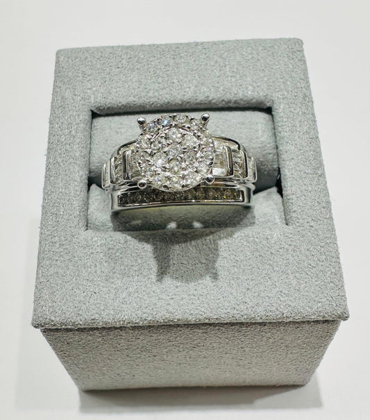 10K WHITE GOLD RING WITH NATURAL DIAMONDS 0.95CT, 5.4gm