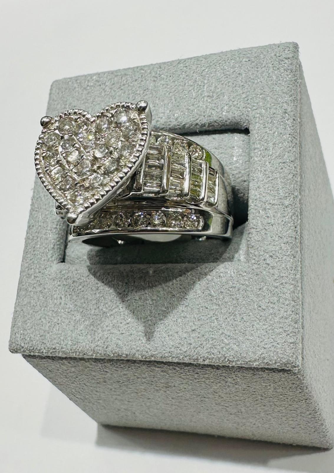 10K WHITE GOLD HEART RING WITH NATURAL DIAMONDS 2CT, 7.8gm