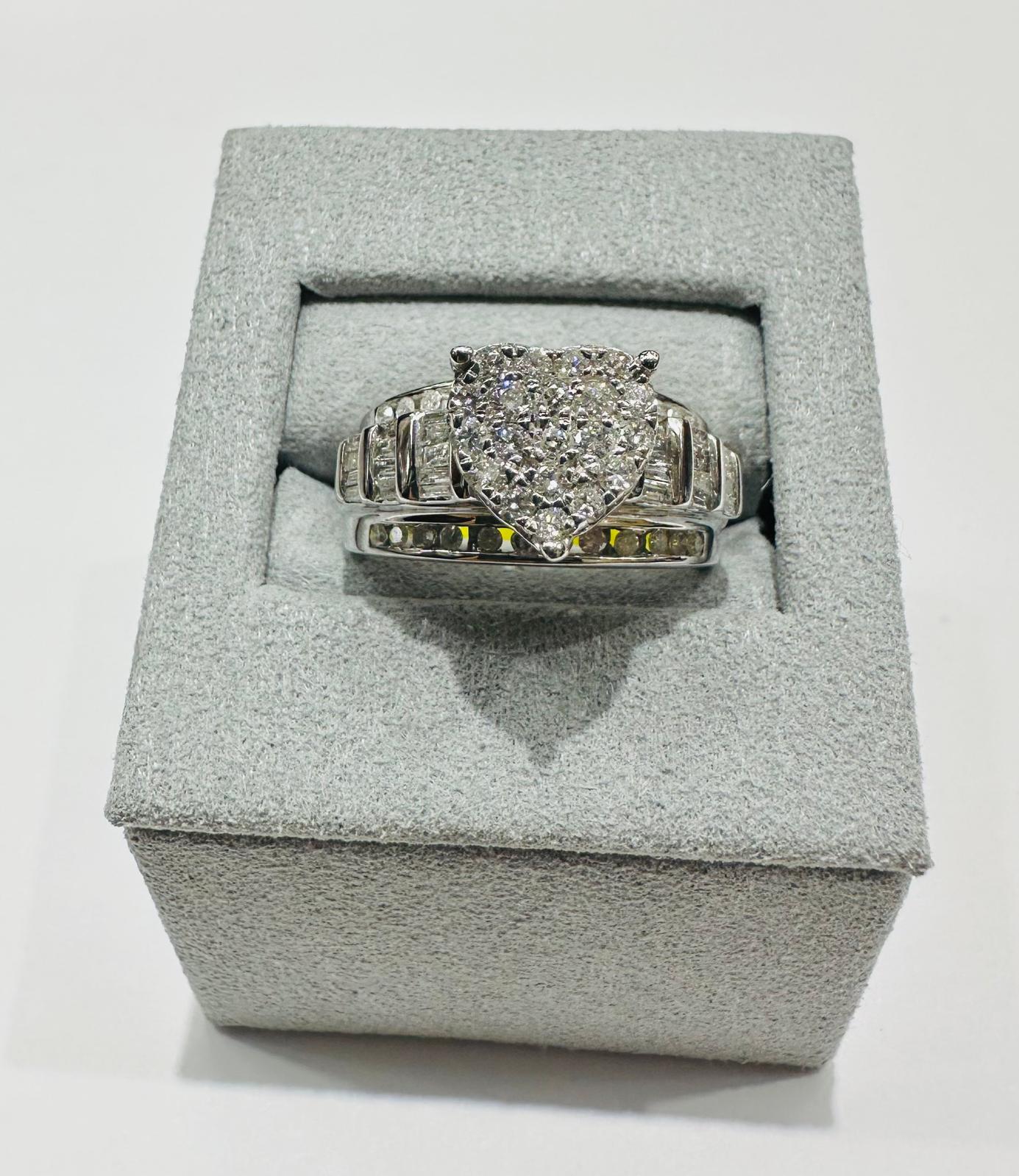 10K WHITE GOLD HEART NATURAL DIAMONDS RING 0.95CT, 5.1gm