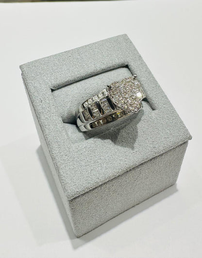 10K WHITE GOLD HEART NATURAL DIAMONDS RING 0.95CT, 5.1gm