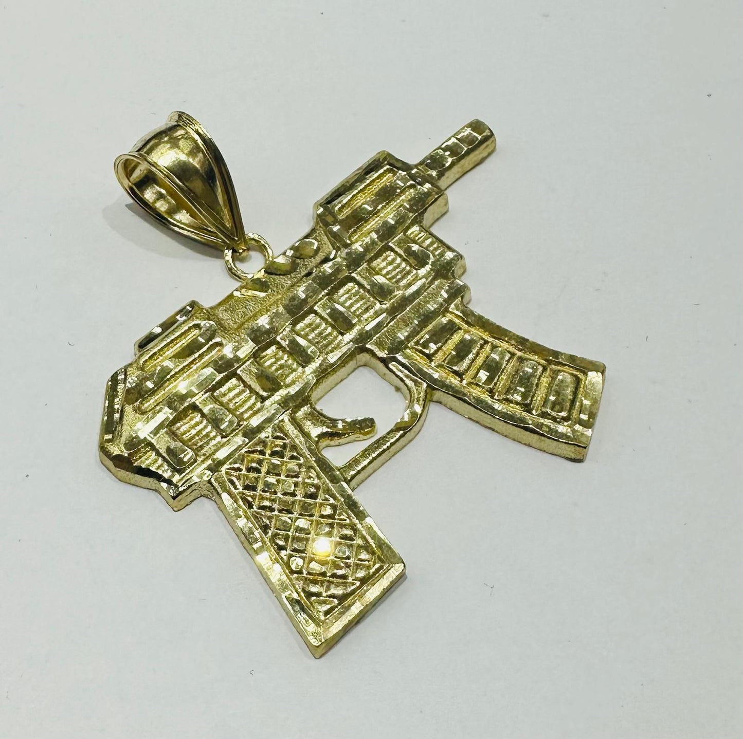 10K GOLD GUN PENDANT, WEIGHT: 9.0gm