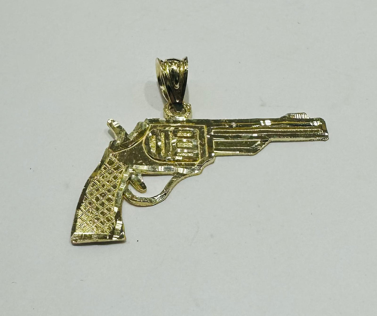10K GOLD GUN PENDANT, WEIGHT: 1.2gm