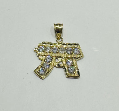 10K GOLD CZ GUN PENDANT, WEIGHT: 4.4gm