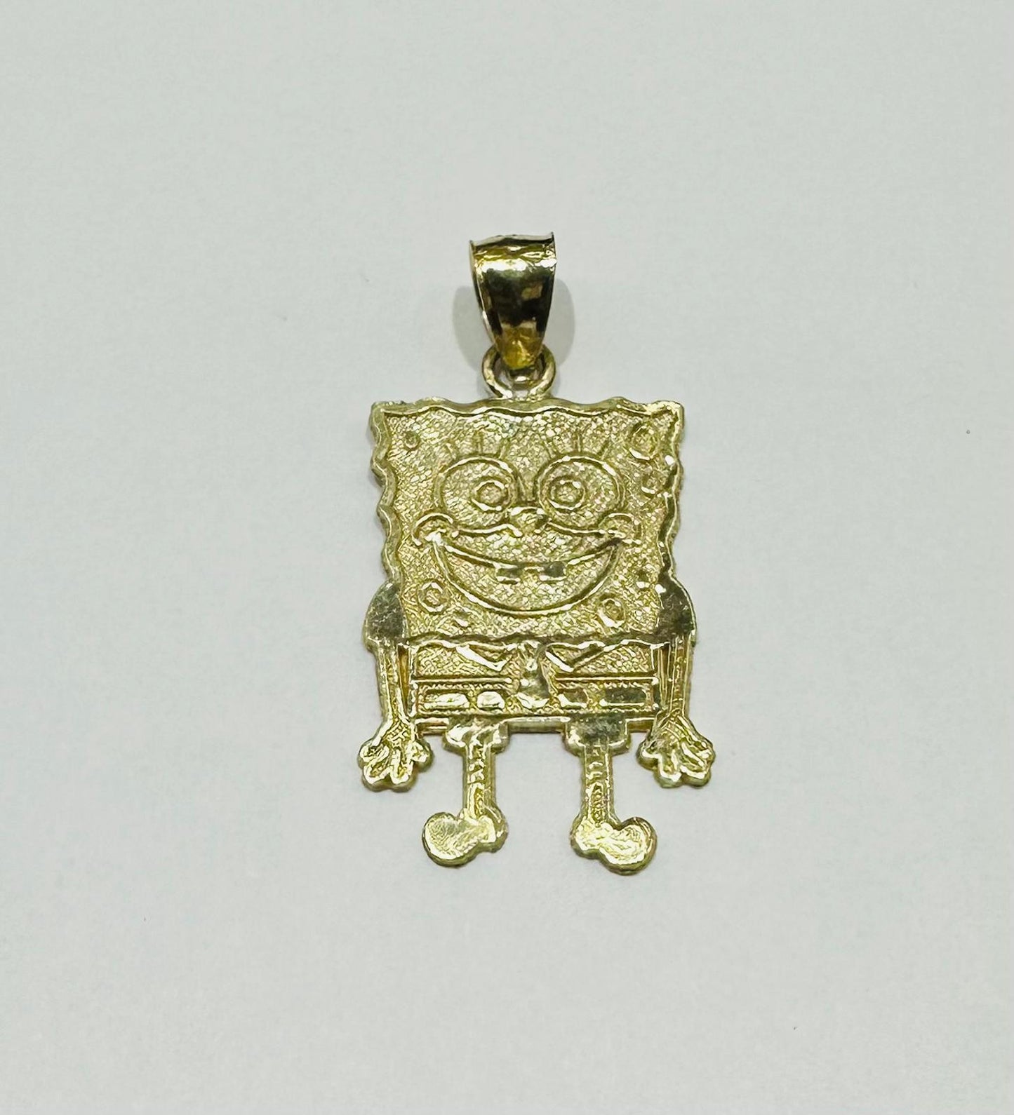 10K GOLD SPONGEBOB PENDANT,  WEIGHT: 2.6gm