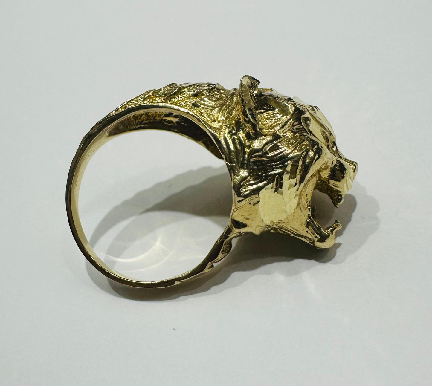 10K GOLD PANTHER RING, SIZE: 8,  WEIGHT: 10.2gm