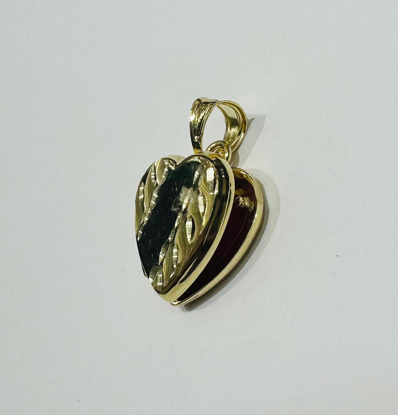 10K GOLD HEART PHOTO LOCKET NECKLACE PICTURE PENDANT, WEIGHT: 3.0gm