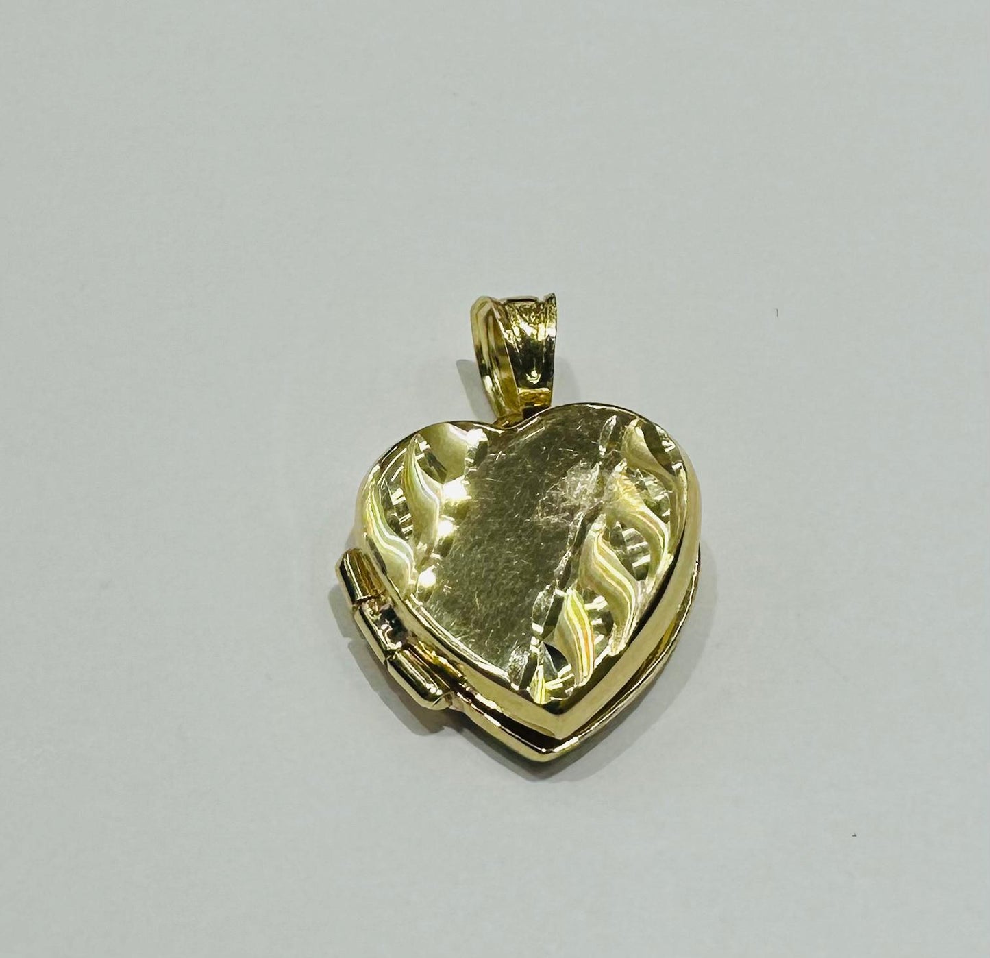 10K GOLD HEART PHOTO LOCKET NECKLACE PICTURE PENDANT, WEIGHT: 3.0gm