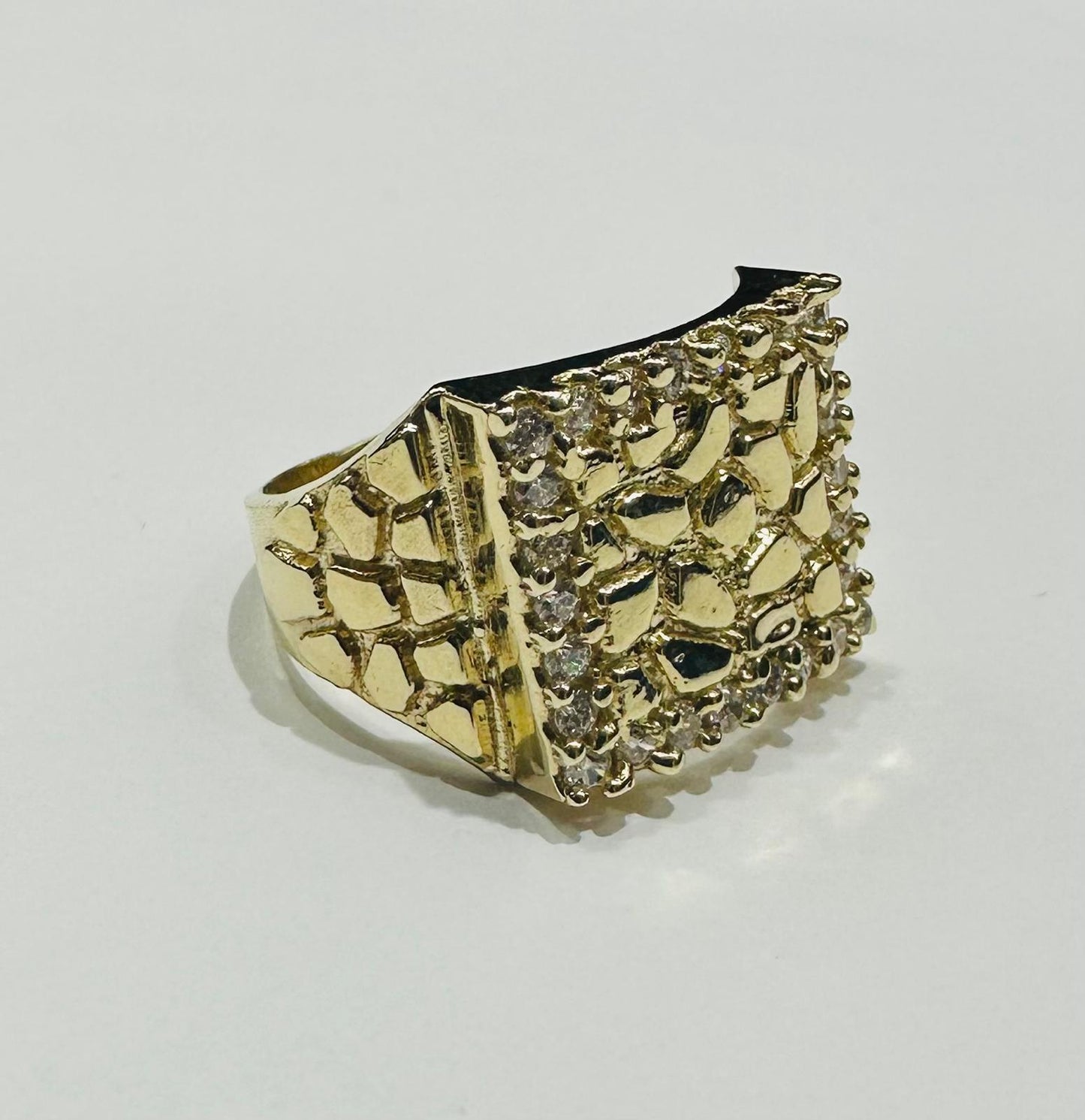 10K GOLD NUGGET RING WITH CZ STONES, SIZE: 6.2,  WEIGHT: 3.9gm