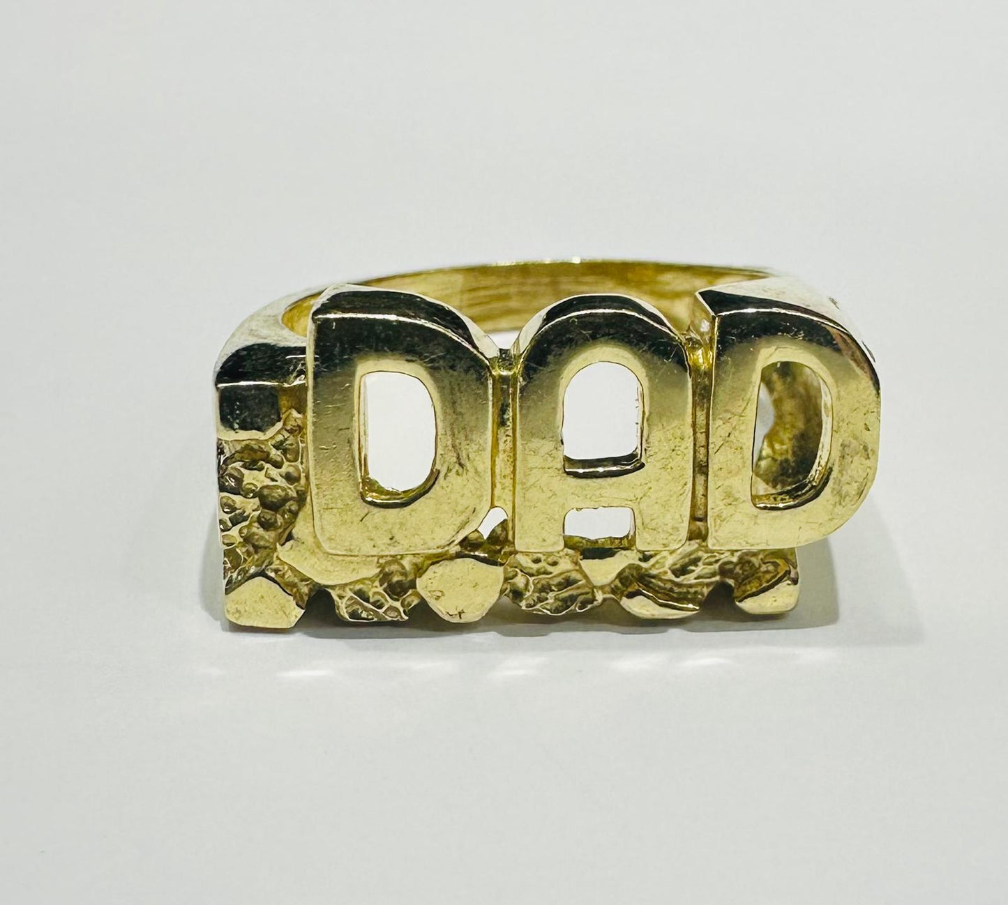 10K GOLD "DAD" RING, SIZE: 9.7,  WEIGHT: 7.0gm