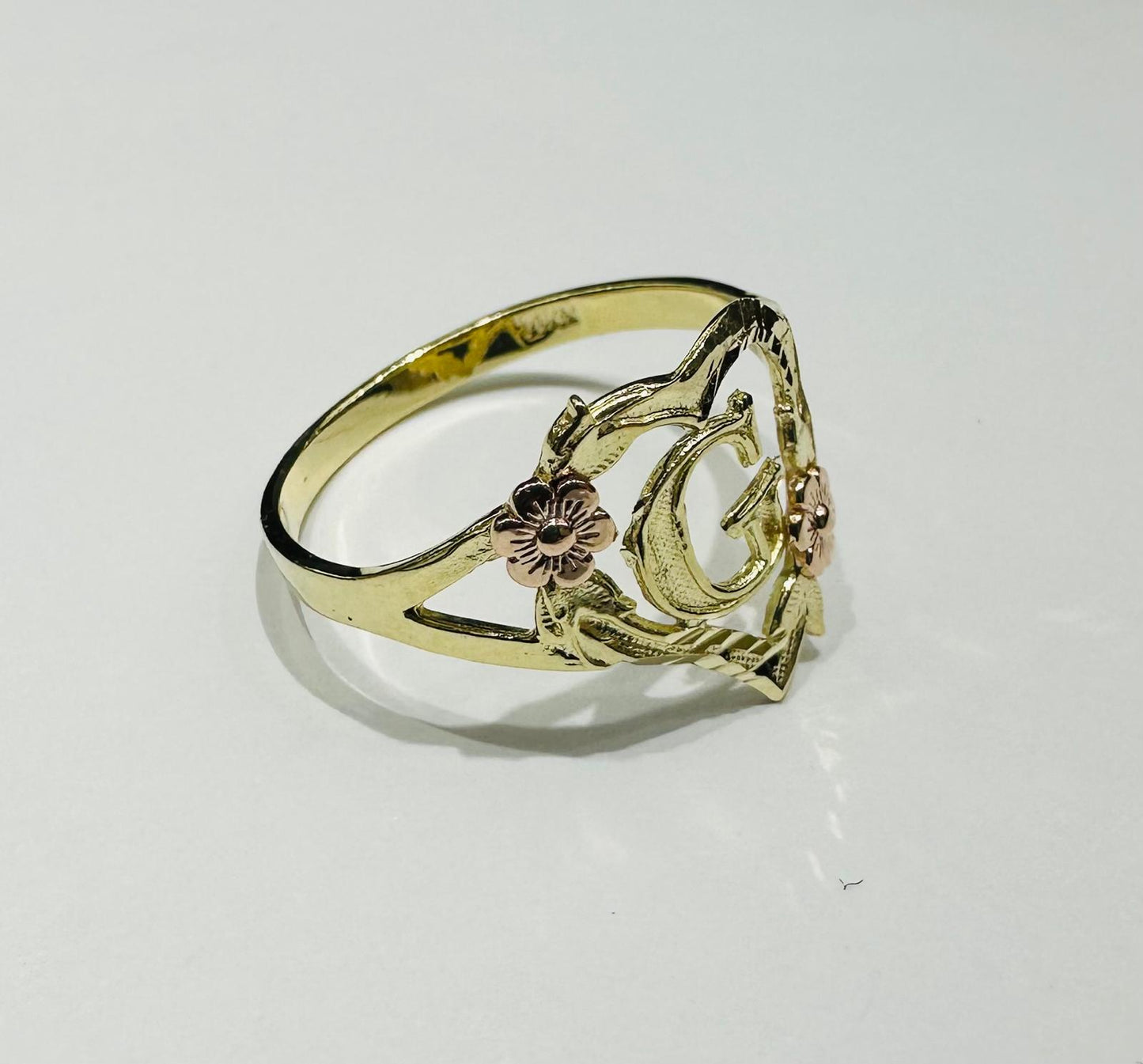 10K GOLD INITIAL "G" RING, SIZE: 9.0,  WEIGHT: 1.8gm