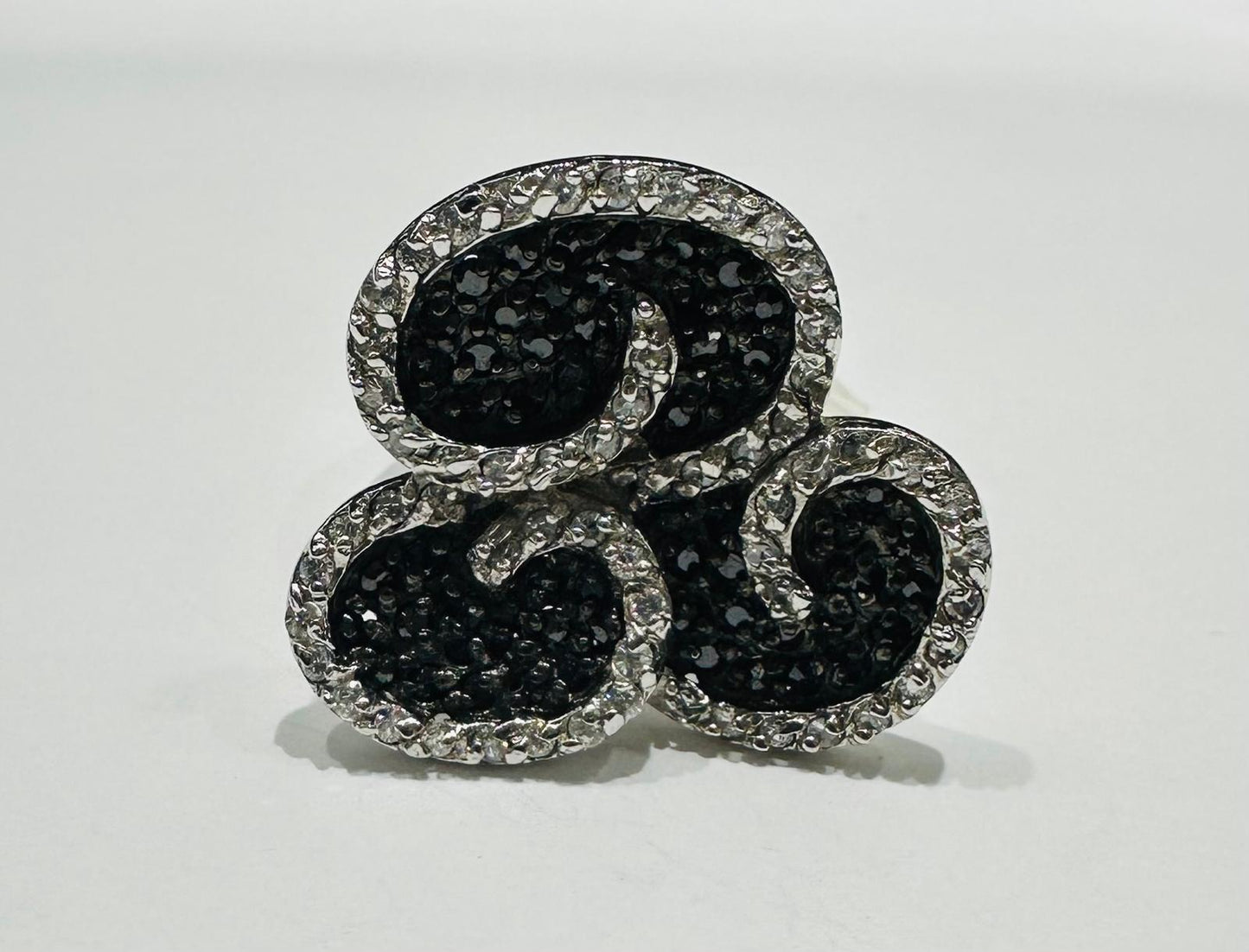 SILVER RING WITH CZ STONES, SIZE: 8.2 WEIGHT: 7.9gm