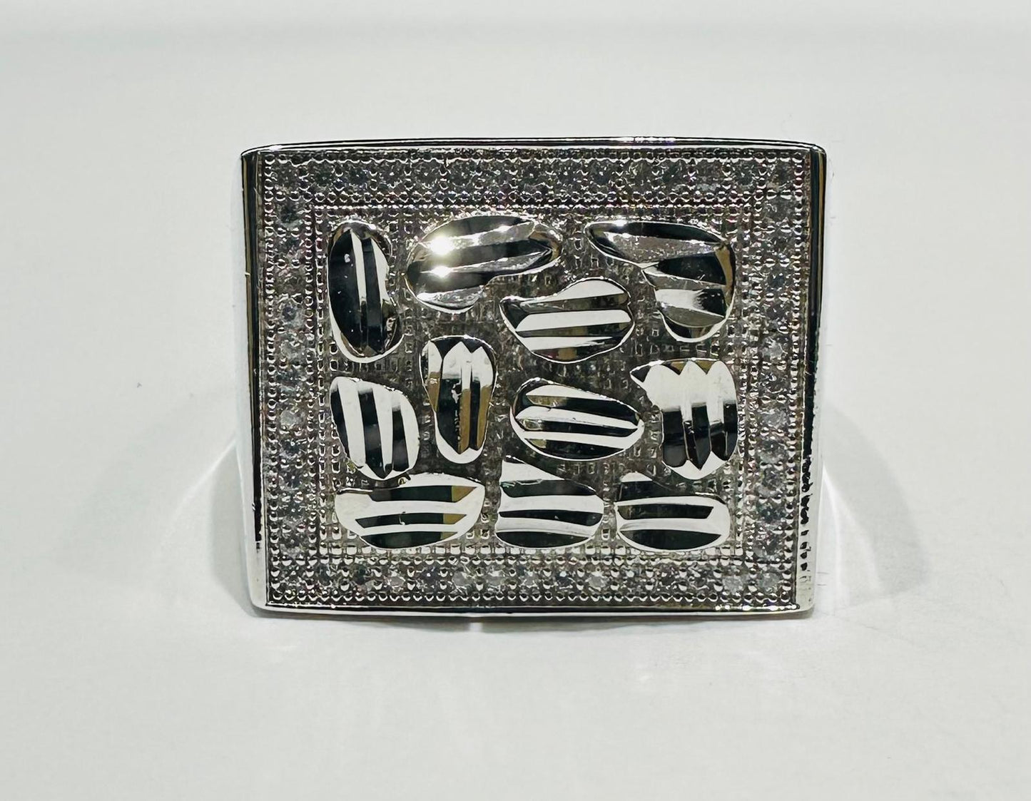 SILVER NUGGET RING WITH CZ STONES, SIZE: 11.5  WEIGHT: 11.0gm