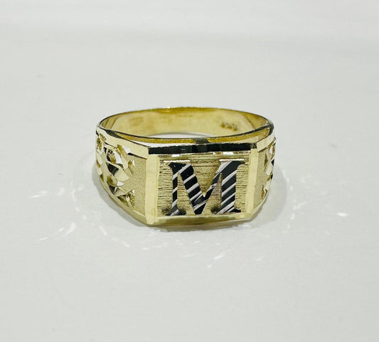 10K GOLD INITIAL LETTER RING "M"  SIZE: 8.0 WEIGHT: 2.7gm