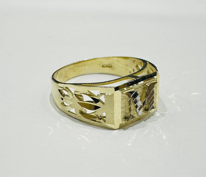 10K GOLD INITIAL LETTER RING "M"  SIZE: 8.0 WEIGHT: 2.7gm