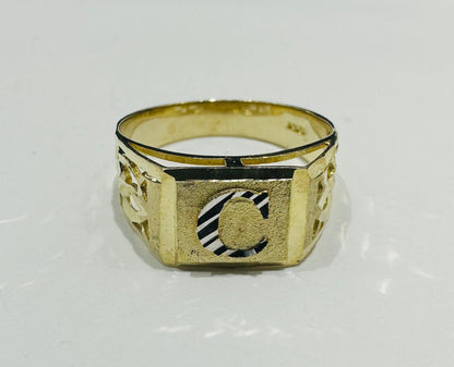 10K GOLD INITIAL LETTER RING "C"  SIZE: 8.0 WEIGHT: 2.6gm