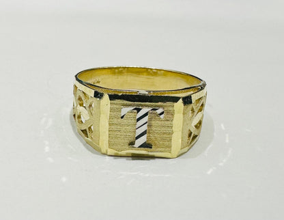 10K GOLD INITIAL LETTER RING "T"  SIZE: 8.0  WEIGHT: 2.8gm