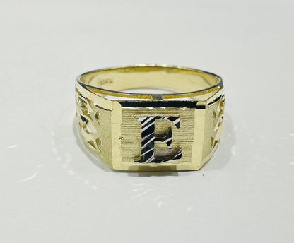 10K GOLD INITIAL LETTER RING "E"  SIZE: 8.0 WEIGHT: 2.7gm
