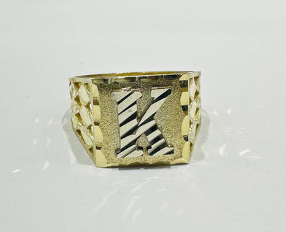 10K GOLD INITIAL LETTER RING "K"  SIZE: 8.9  WEIGHT: 4.1gm