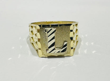 10K GOLD INITIAL LETTER RING "K"  SIZE: 9.0  WEIGHT: 3.9gm