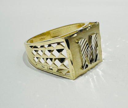 10K GOLD INITIAL LETTER RING "M"  SIZE: 9.0  WEIGHT: 2.7gm