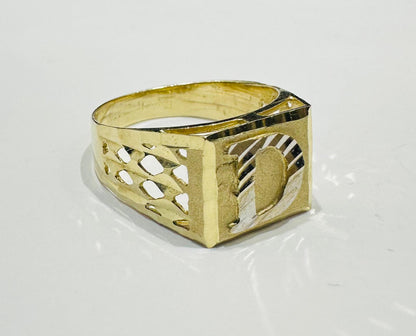 10K GOLD INITIAL LETTER RING "D"  SIZE: 10.0  WEIGHT: 3.6gm