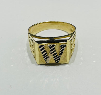 10K GOLD INITIAL LETTER RING "W"  SIZE: 10.0  WEIGHT: 3.9gm