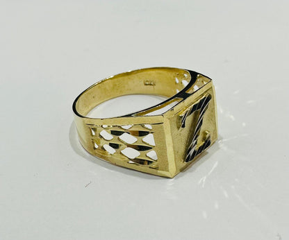 10K GOLD INITIAL LETTER RING "Z"  SIZE: 10.0  WEIGHT: 3.2gm