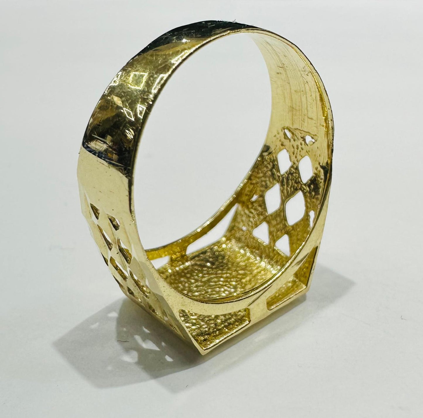 10K GOLD INITIAL LETTER RING "D"  SIZE: 10.0  WEIGHT: 3.6gm
