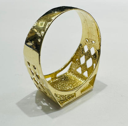 10K GOLD INITIAL LETTER RING "D"  SIZE: 10.0  WEIGHT: 3.6gm
