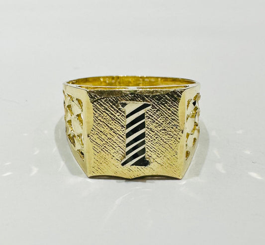 10K GOLD INITIAL LETTER RING "I"  SIZE: 9.2  WEIGHT: 3.7gm