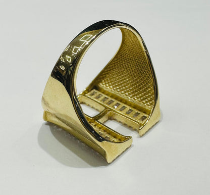 10K GOLD INITIAL LETTER "H" RING WITH CZ STONES-  SIZE: 7.4 WEIGHT: 4.3gm