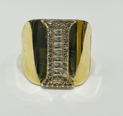 10K GOLD INITIAL LETTER "I" RING WITH CZ STONES-  SIZE: 7.4 WEIGHT: 4.3gm