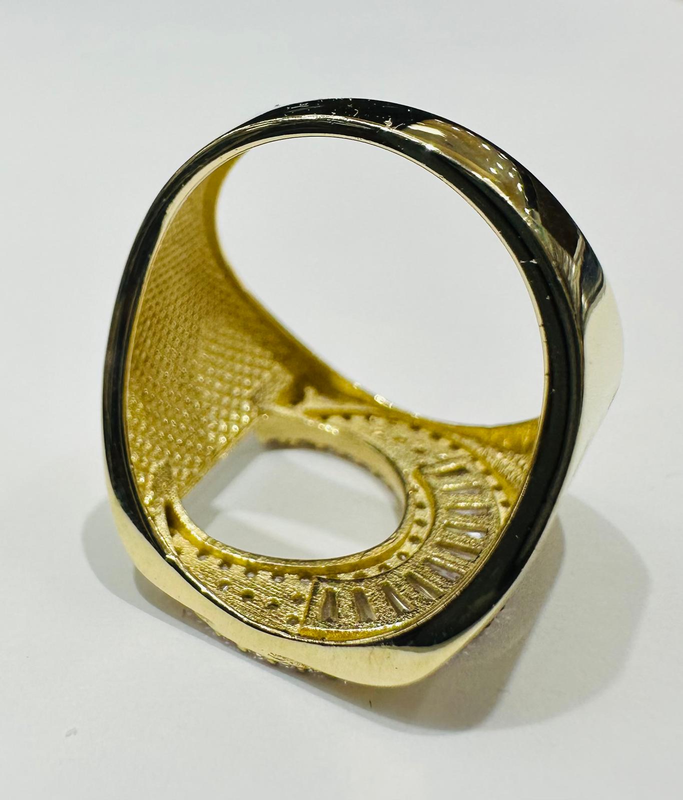 10K GOLD INITIAL LETTER "C" RING WITH CZ STONES-  SIZE: 7.4 WEIGHT: 4.1gm