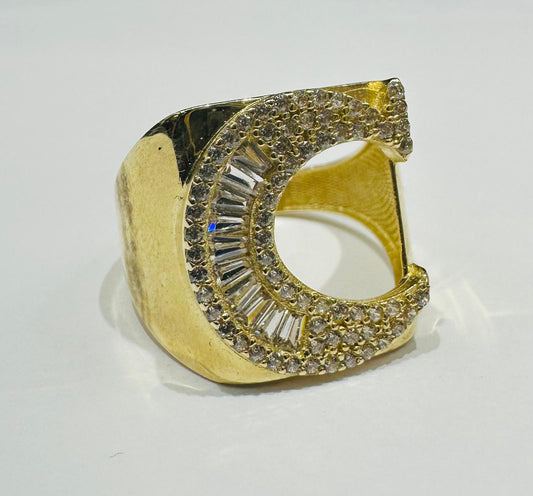 10K GOLD INITIAL LETTER "C" RING WITH CZ STONES-  SIZE: 7.4 WEIGHT: 4.1gm