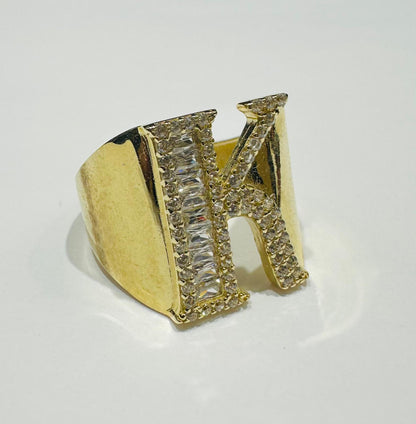 10K GOLD INITIAL LETTER "K" RING WITH CZ STONES-  SIZE: 7.6 WEIGHT: 4.4gm