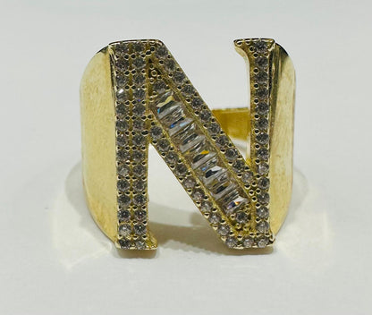 10K GOLD INITIAL LETTER "N" RING WITH CZ STONES-  SIZE: 8.0 WEIGHT: 4.2gm