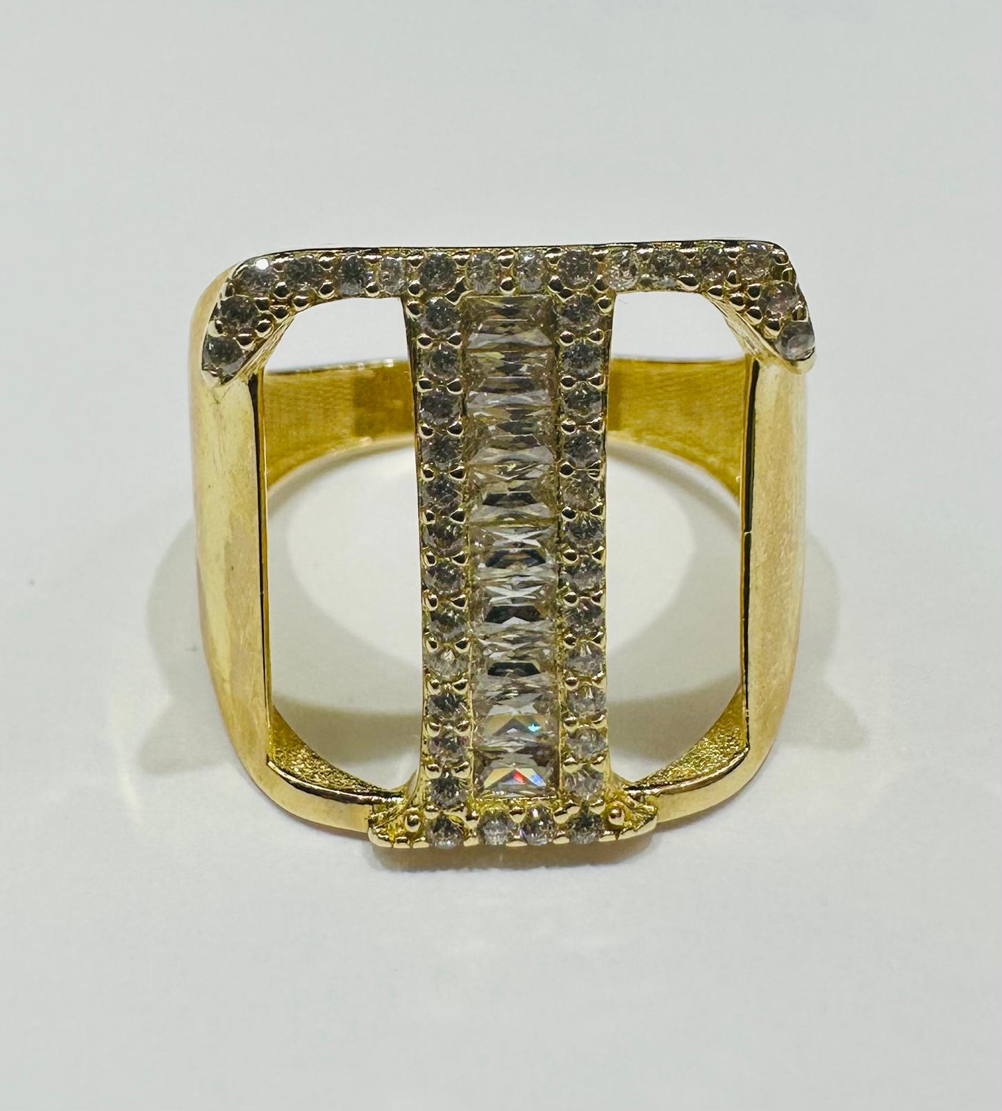 10K GOLD INITIAL LETTER "T" RING WITH CZ STONES-  SIZE: 7.6 WEIGHT: 4.0gm